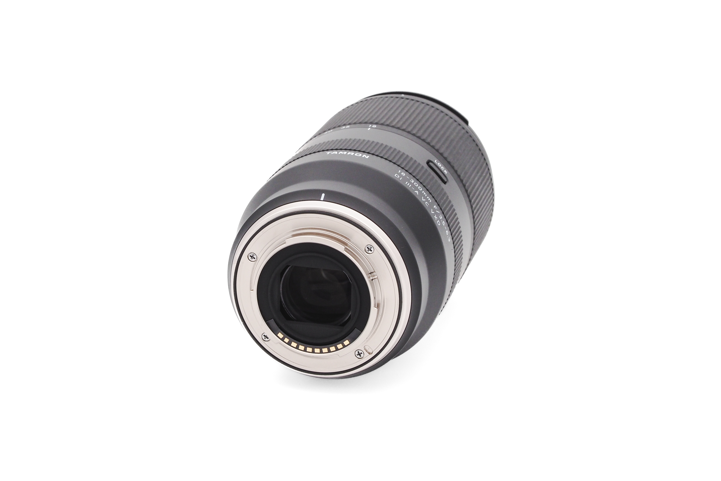 Tamron 18-300mm f/3.5-6.3 Di III-A VC VXD