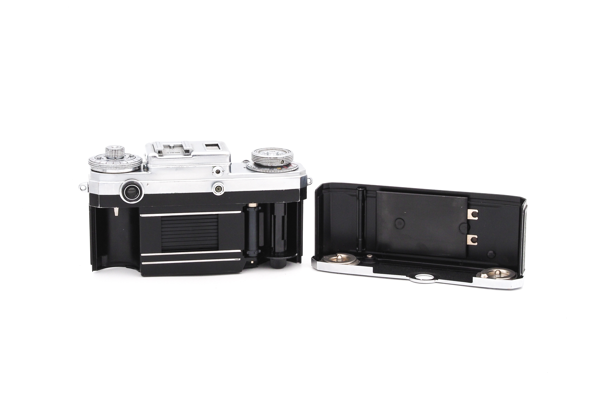 Zeiss Ikon Contax IIIa + 50mm f/1.5 Sonnar Zeiss Ikon Contax IIIa + 50mm f/1.5 Sonnar