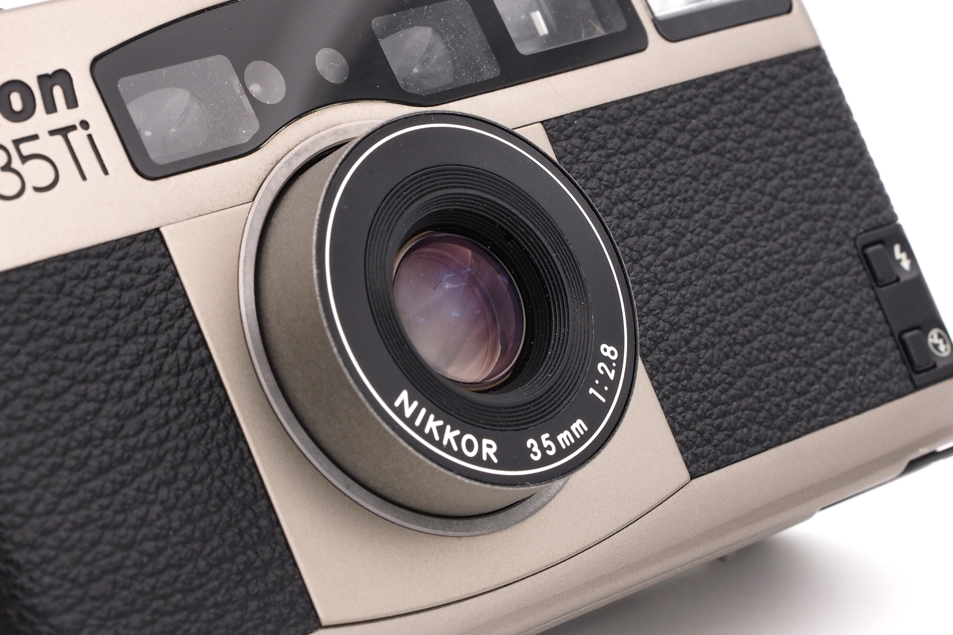 Nikon 35 Ti Nikon 35 Ti