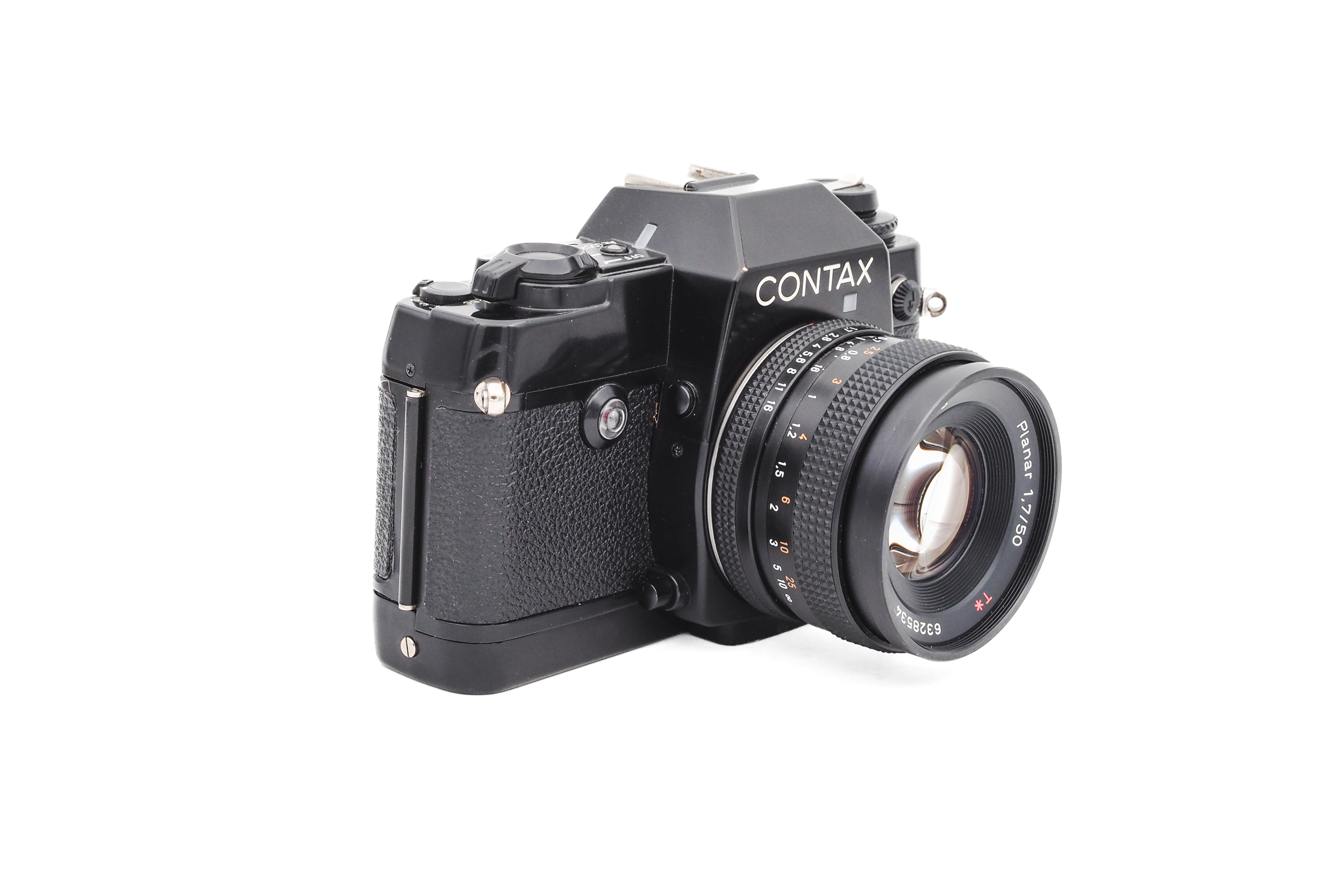 Contax 137 MD Quartz + Carl Zeiss 50mm f/1.7 Planar Contax 137 MD Quartz + Carl Zeiss 50mm f/1.7 Planar
