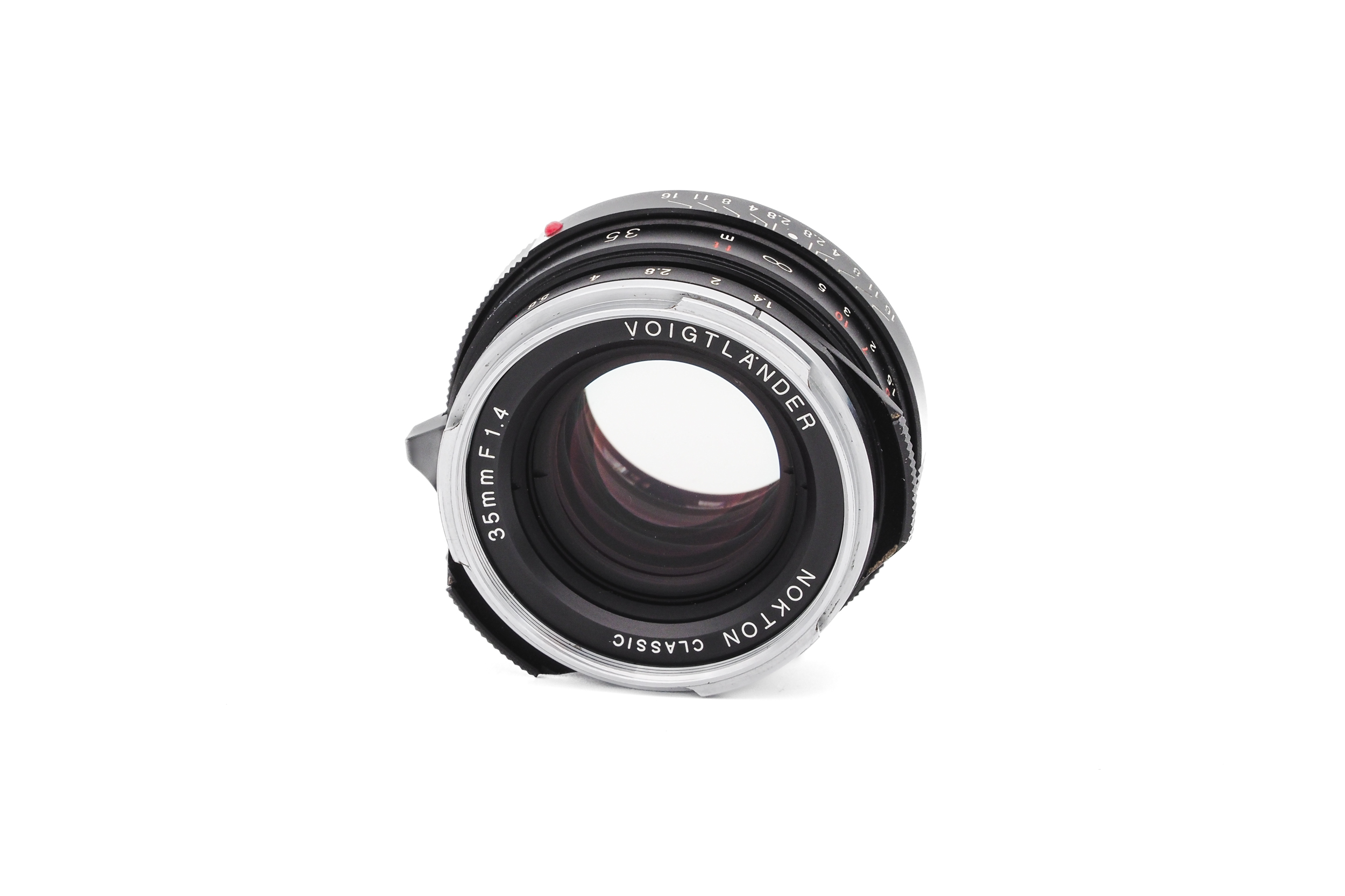 Voigtländer 35mm f/1.4 Nokton Classic VM M.C. V.1