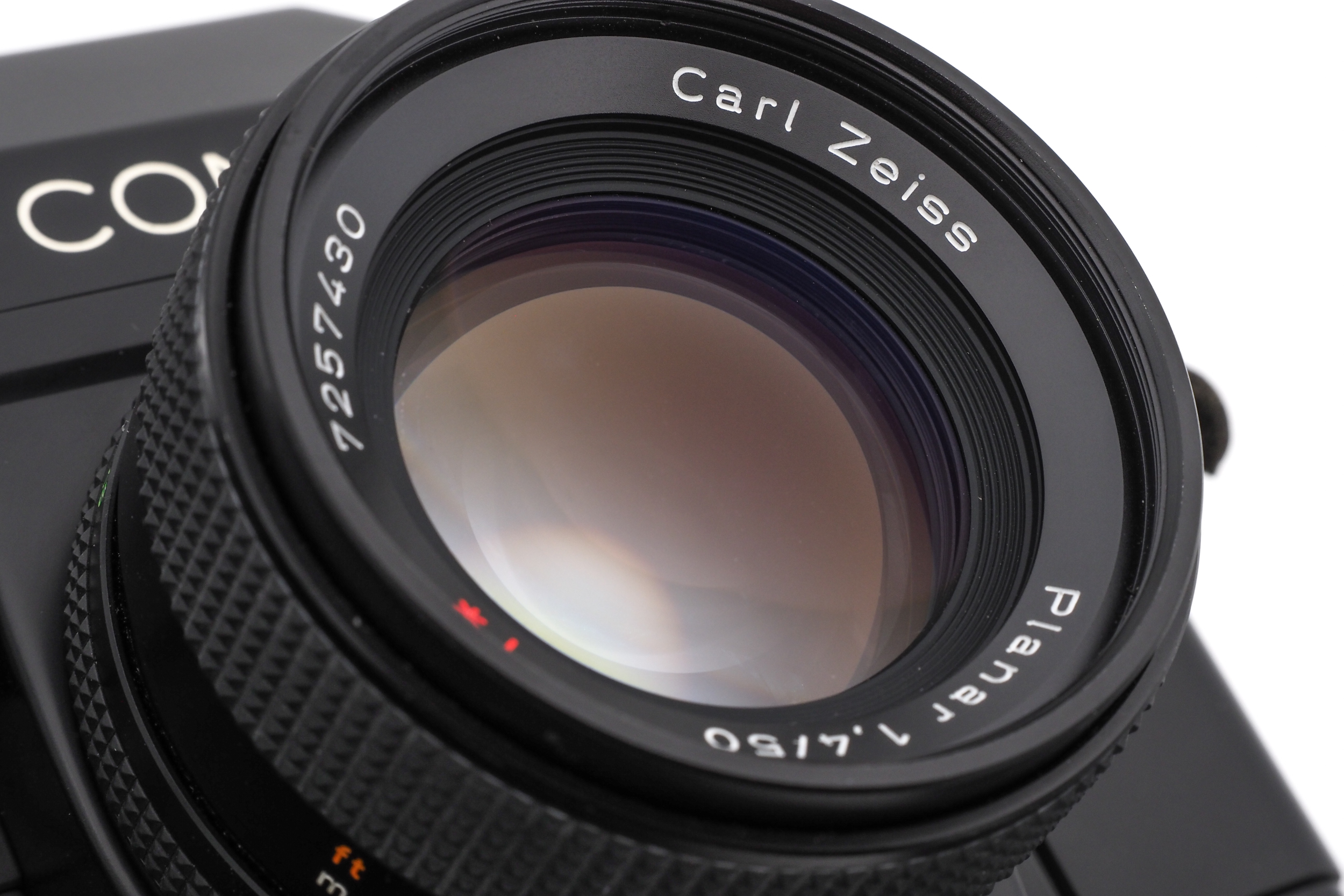 Conatx RTS III + 50mm f/1.4 Planar T* Conatx RTS III + 50mm f/1.4 Planar T*