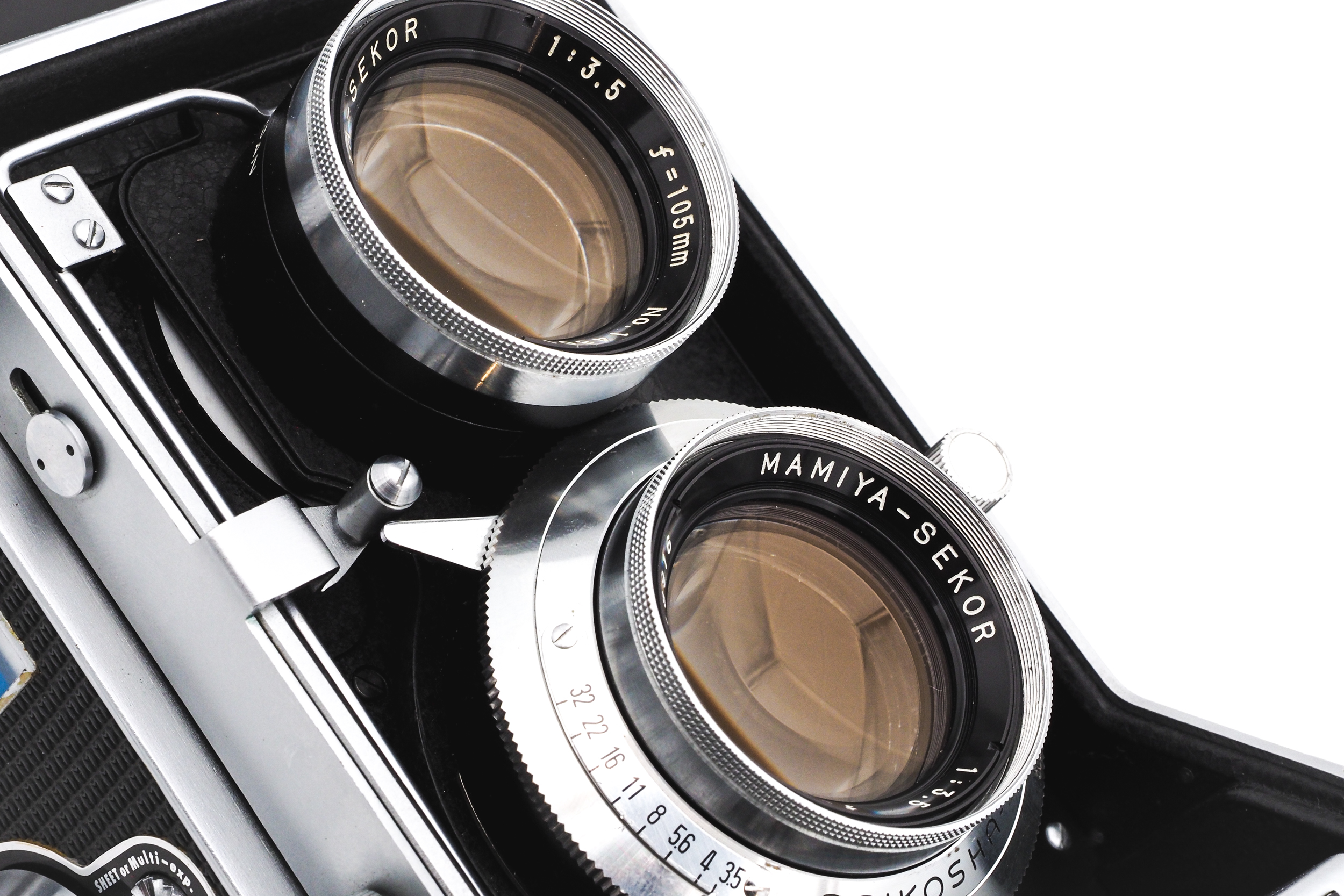 Mamiya C33 + 105mm f/3.5 Mamiya C33 + 105mm f/3.5
