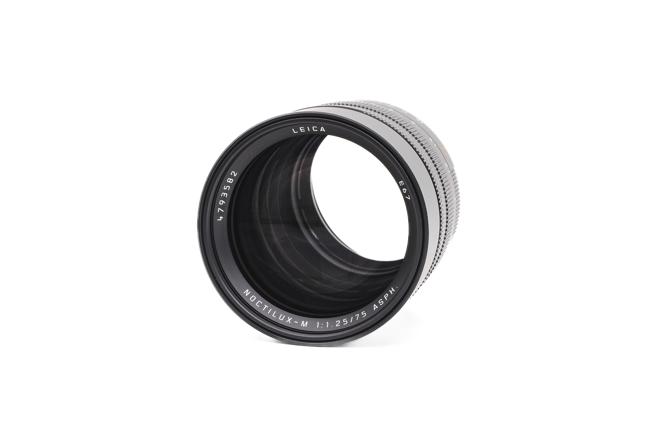 Leica 75mm f/1.25 Noctilux-M ASPH. Leica 75mm f/1.25 Noctilux-M ASPH.