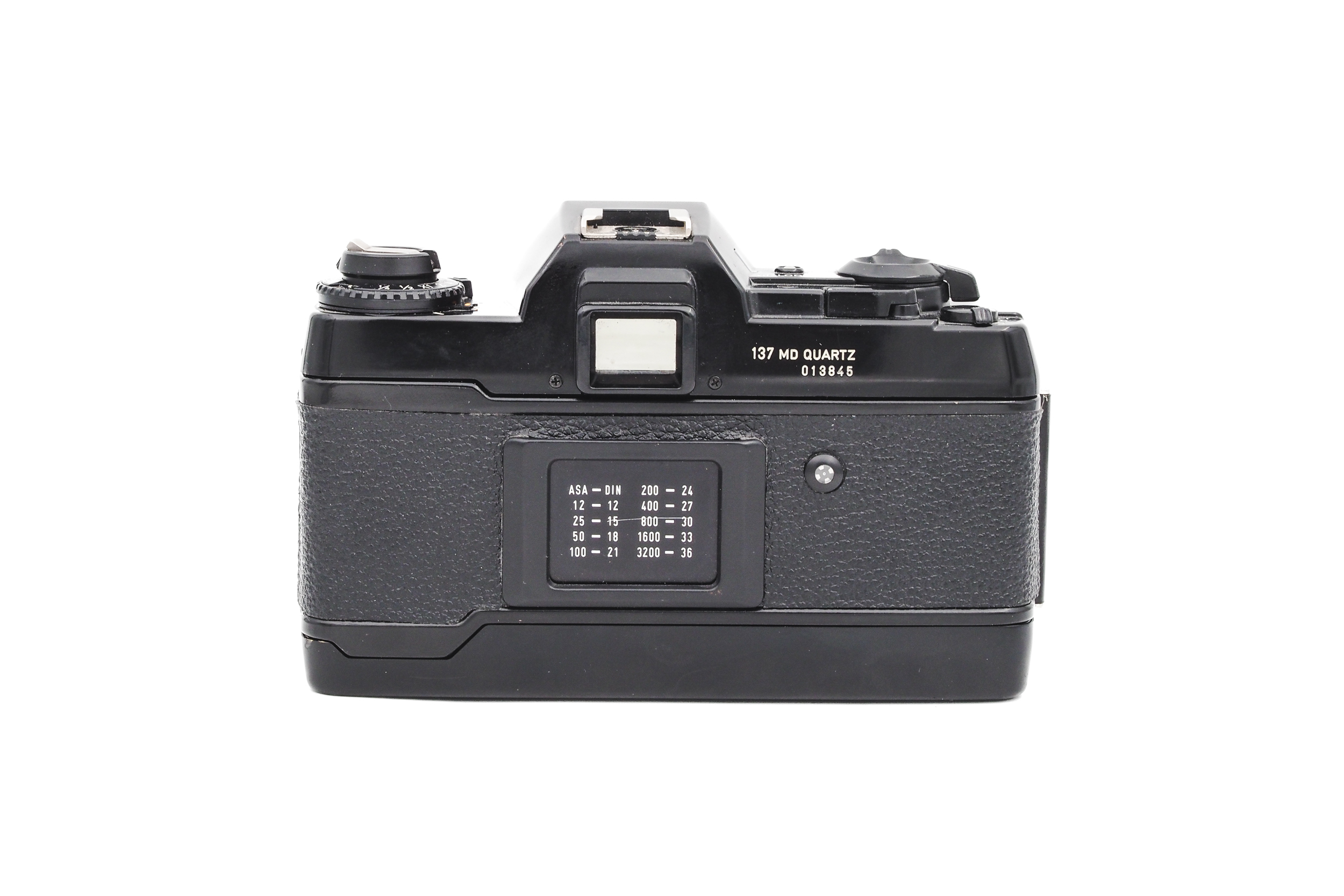 Contax 137 MD Quartz + Carl Zeiss 50mm f/1.7 Planar Contax 137 MD Quartz + Carl Zeiss 50mm f/1.7 Planar