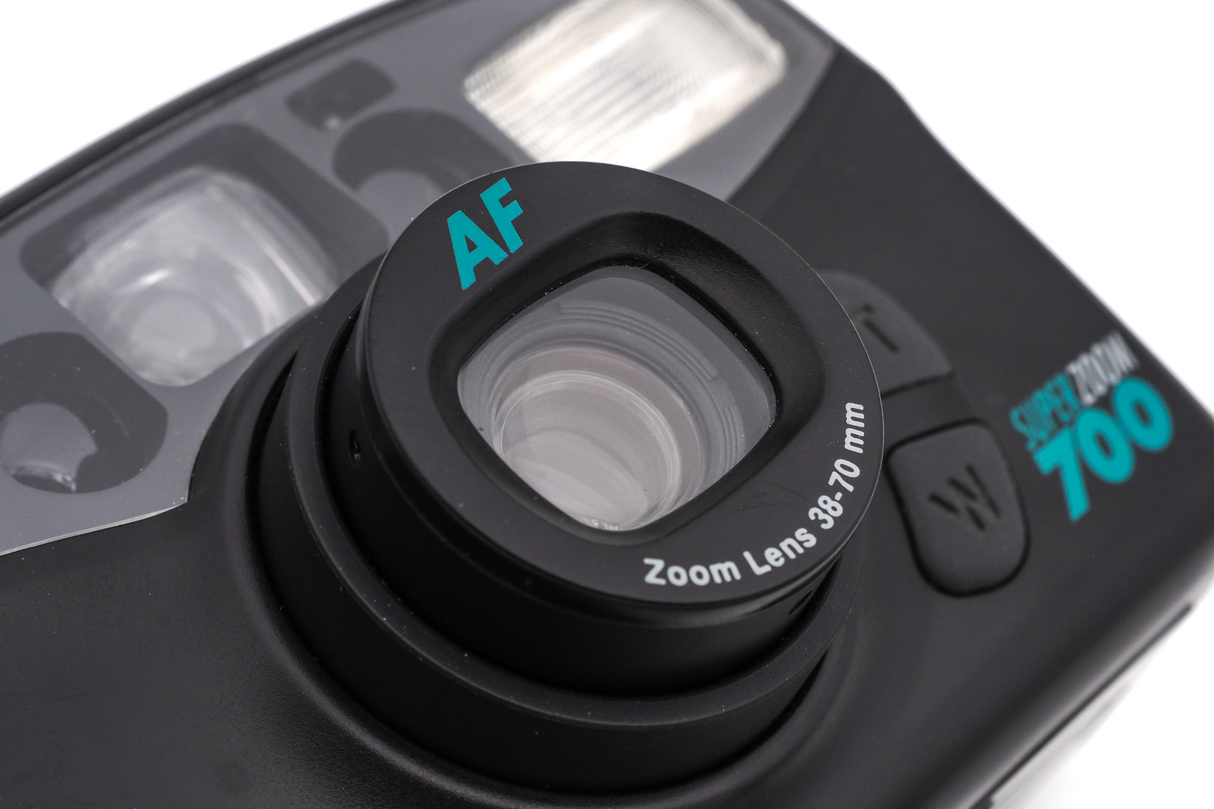 Carena Super Zoom 700