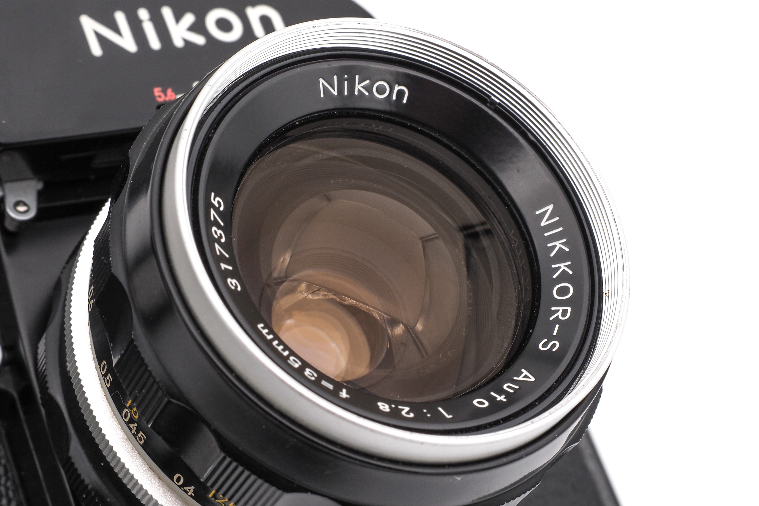 Nikon F Photomic FTN + 35mm f/2.8 Nikon F Photomic FTN + 35mm f/2.8