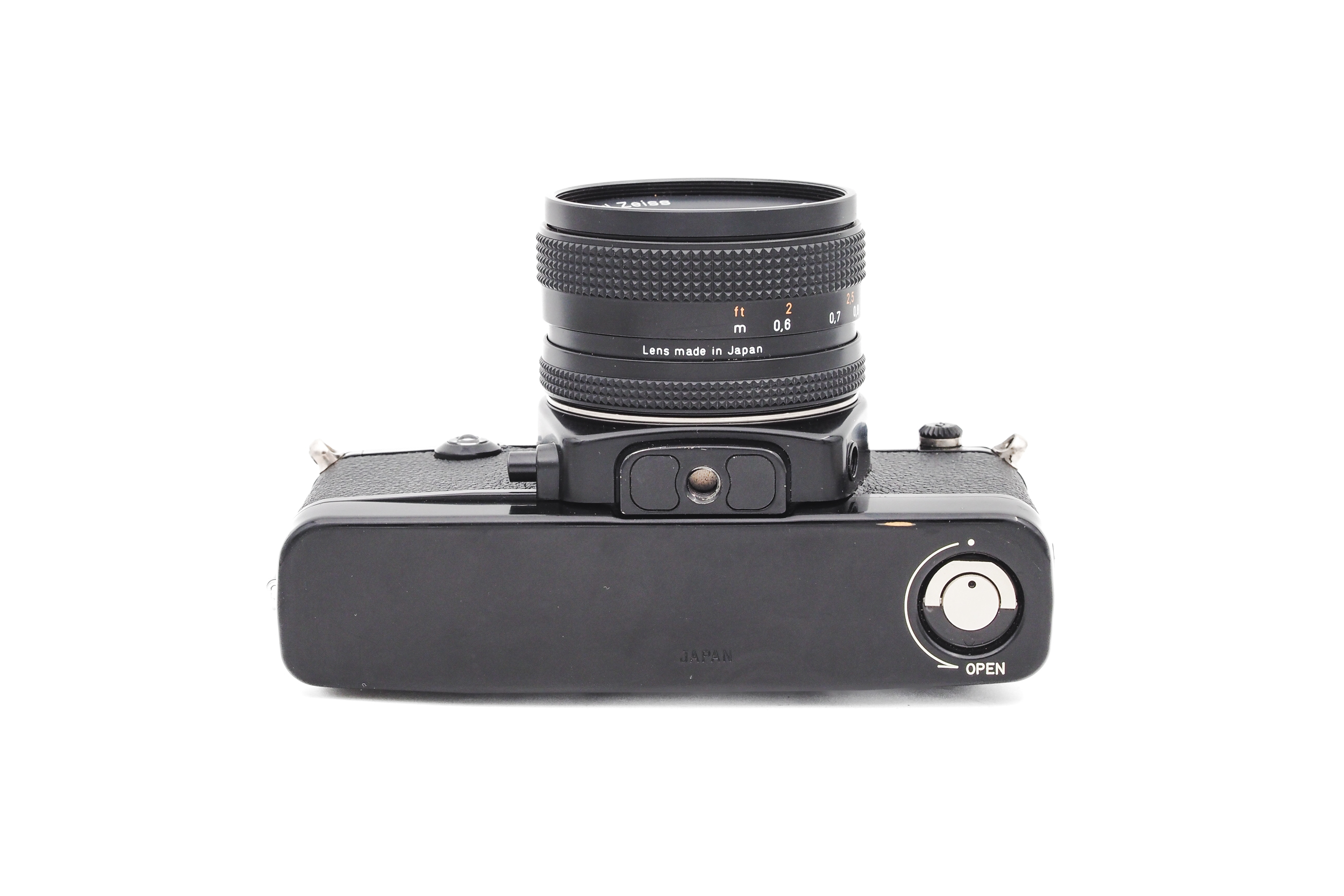 Contax 137 MD Quartz + Carl Zeiss 50mm f/1.7 Planar Contax 137 MD Quartz + Carl Zeiss 50mm f/1.7 Planar
