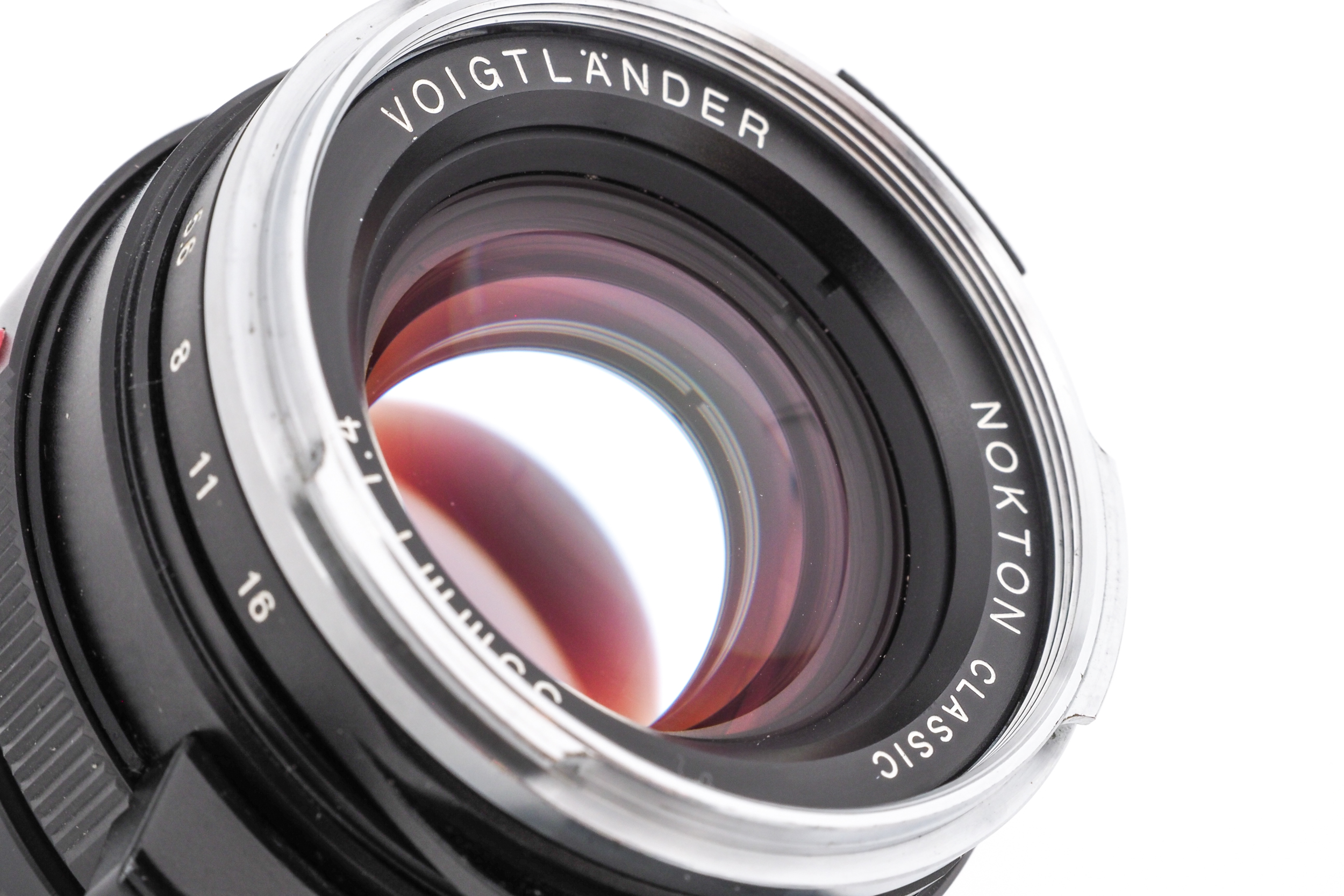 Voigtländer 35mm f/1.4 Nokton Classic VM M.C. V.1
